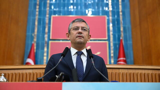 CHP Genel Başkanı Özgür Özel, partisinin ilk grup toplantısında konuşuyor