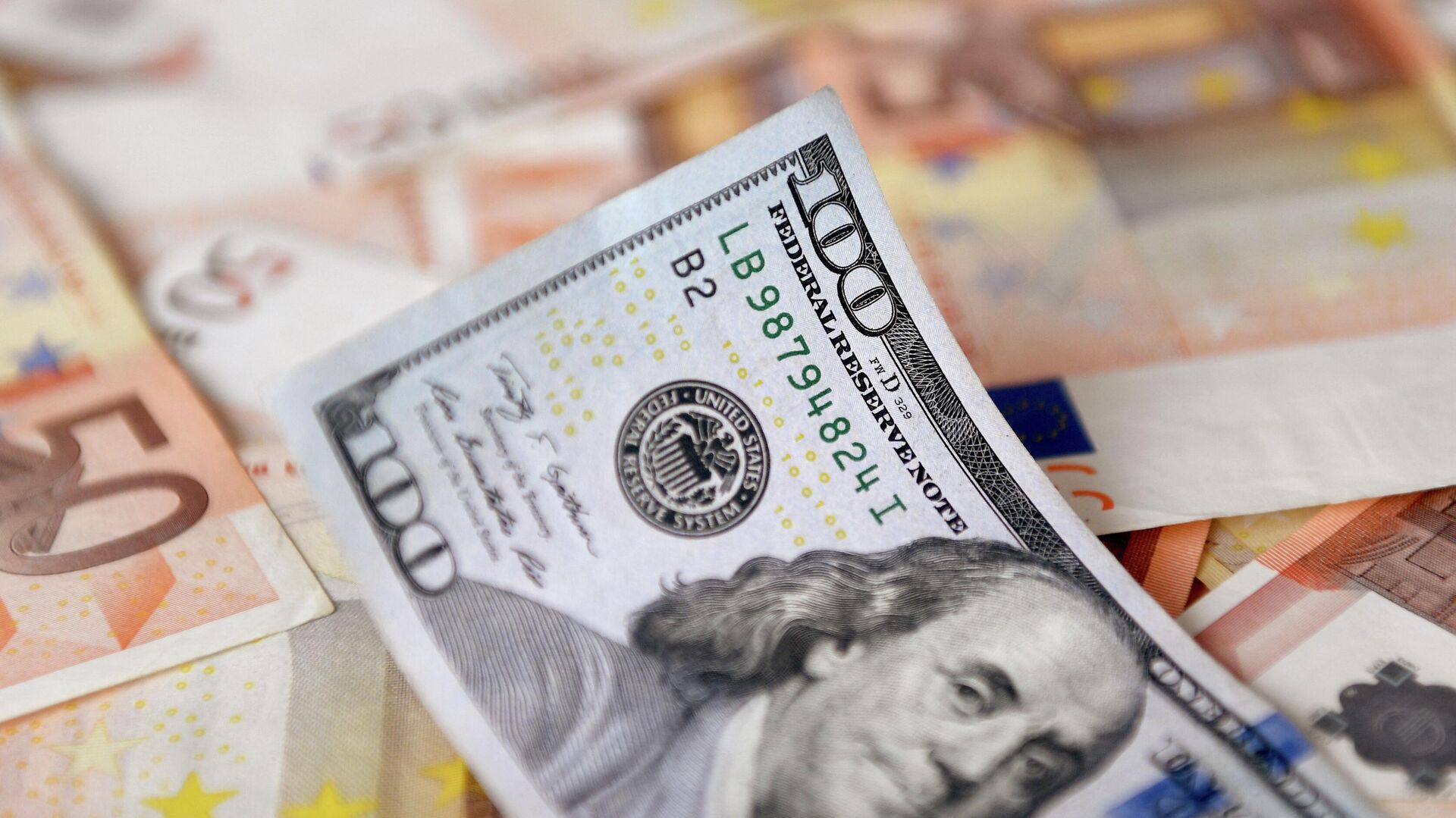 Dolar ne kadar? Euro ne kadar? Sterlin ve İsviçre Frangı'nda son durum nedir? İşte 15 Kasım güncel döviz kurları