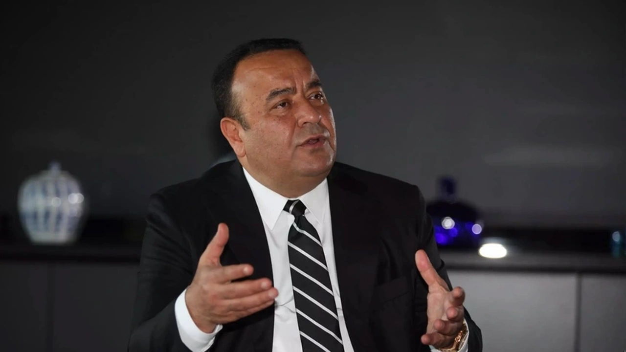 İYİ Parti'den bir istifa haberi daha! Adnan Beker partisinden istifa ettiğini duyurdu