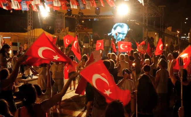 Ata'ya coşkulu selam
