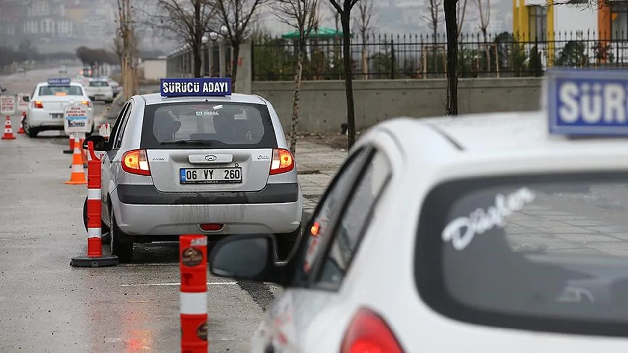 Ehliyeti olmayanlar yandı! 2024 yılı ehliyet ücretleri belli oldu