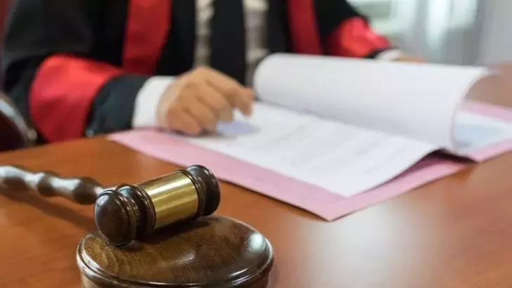 Tutukluyu mahkeme kararı olmadan serbest bırakmışlar!