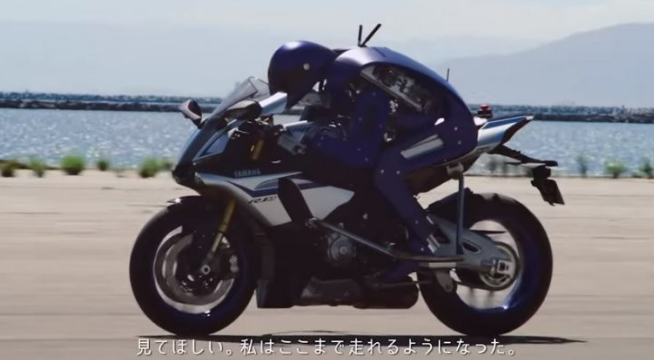 Elinizi bırakıp ayağa kalkarak motosiklet sürmekten artık korkmayın! İşte karşınızda Motobot!