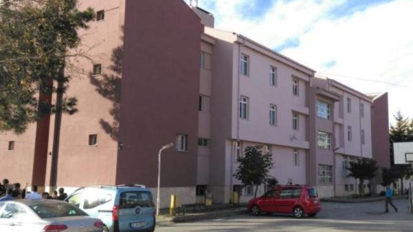 Okulu camiye çevirdiler