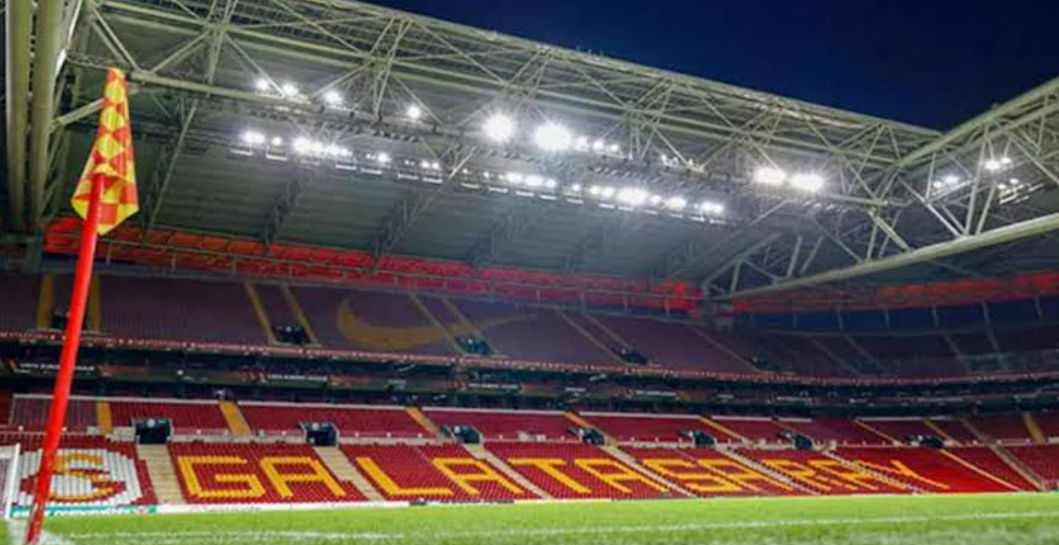 Galatasaray - Manchester United Şampiyonlar Ligi maçı ertelendi mi?