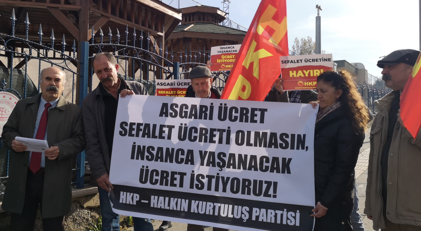 Bakanlığın kapısında 'asgari ücret' eylemi! HKP, olması gereken asgari ücret miktarını açıkladı