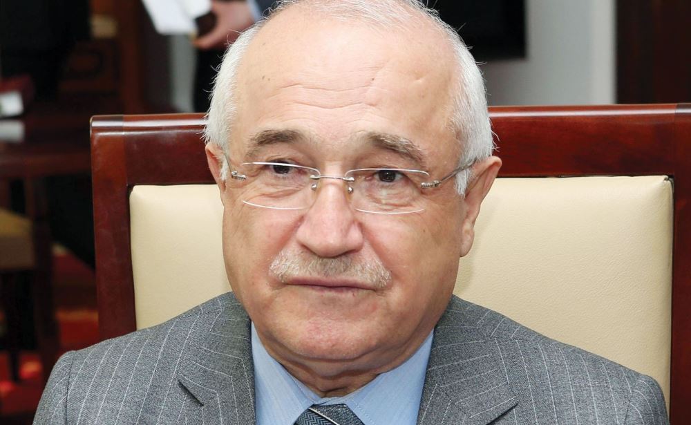Cemil Çiçek: "Türkiye ticareten, dinen ve siyaseten kandırılmış insanlar ülkesidir"