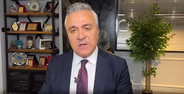 Sosyal Güvenlik Uzmanı Özgür Erdursun depreme canlı yayında yakalandı