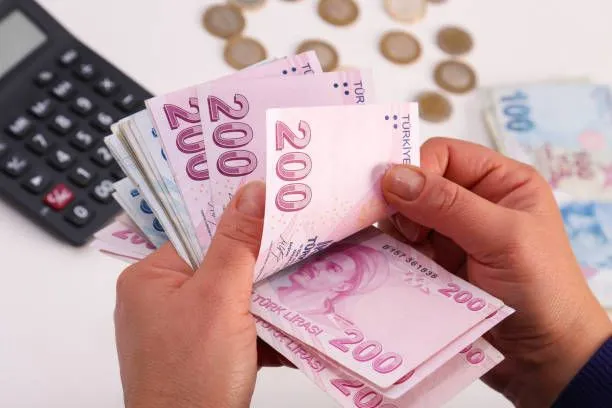 TÜRK-İŞ'ten flaş asgari ücret açıklaması