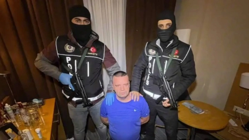 Interpol Kırmızı Bülteni ile arıyordu! Uyuşturucu ticareti yapan örgütün elebaşı İstanbul'da yakalandı