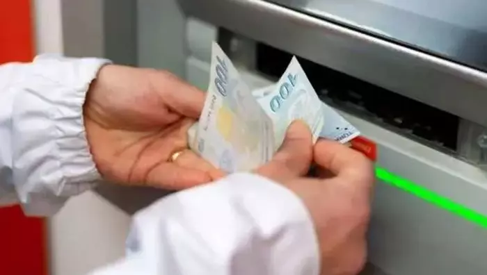 Emeklilikte Yaşa Takılanlar dikkat! 100 binin üzerinde dosya henüz onaylanmadı