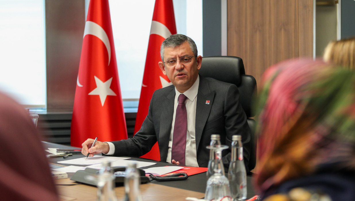 Özgür Özel tartışmalara son noktayı koydu! Muharrem İnce, CHP'den aday mı olacak?