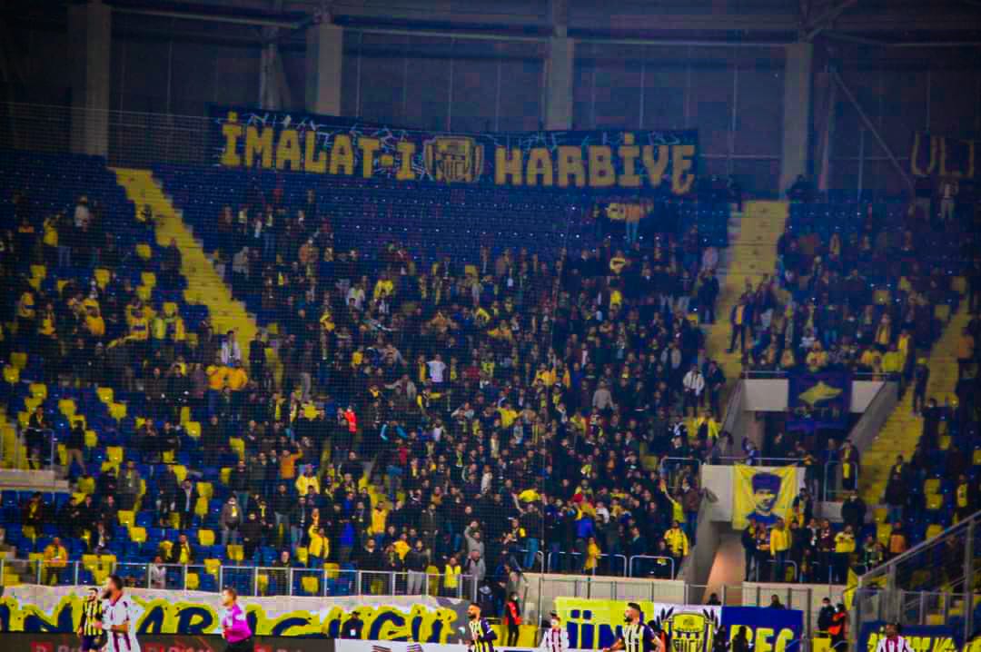 Ankaragücü taraftar grubu BEÇ'ten olay gönderme: "Kimlerin hangi pisliklere bulaştığı belliyken tek bir tutuklama dahi çıkmayan güzide ülkemizde..."