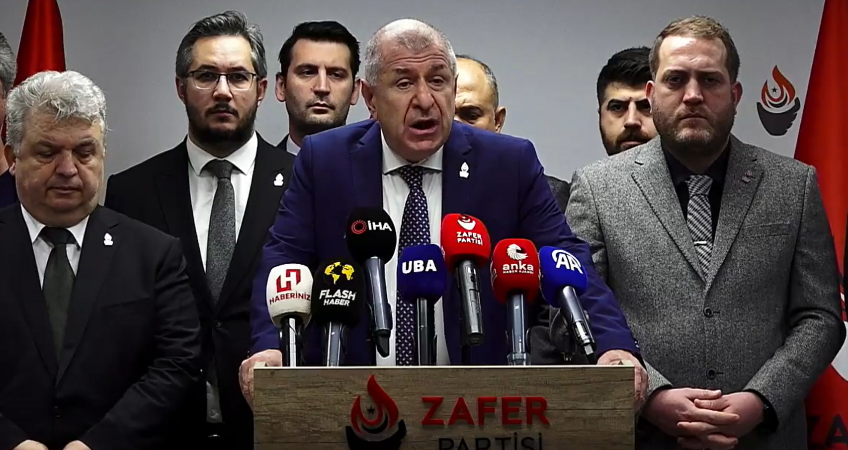 Ümit Özdağ, Zafer Partisi'nin oy oranını açıkladı! İşte Saray'a verilen son anket!
