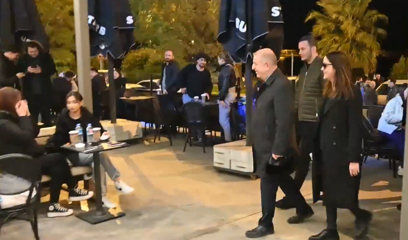 Ümit Özdağ, Starbucks'ta!