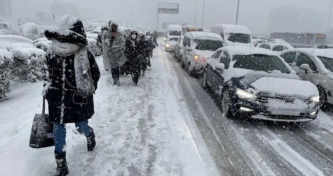 İki ilde olumsuz hava koşulları nedeniyle eğitime ara verildi