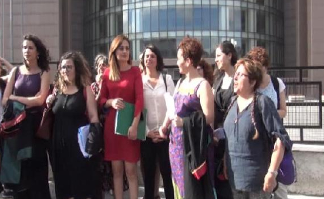 Mahkeme kocasını bıçıklayarak öldüren kadını "Meşru Savunma" diyerek serbest bıraktı