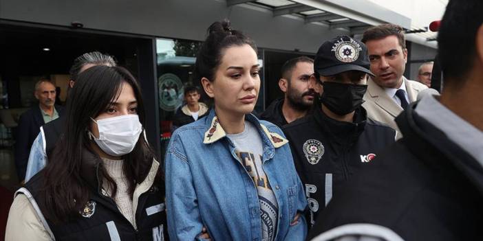 Dilan Polat ile sigara içen polis hakkında soruşturma başlatıldı