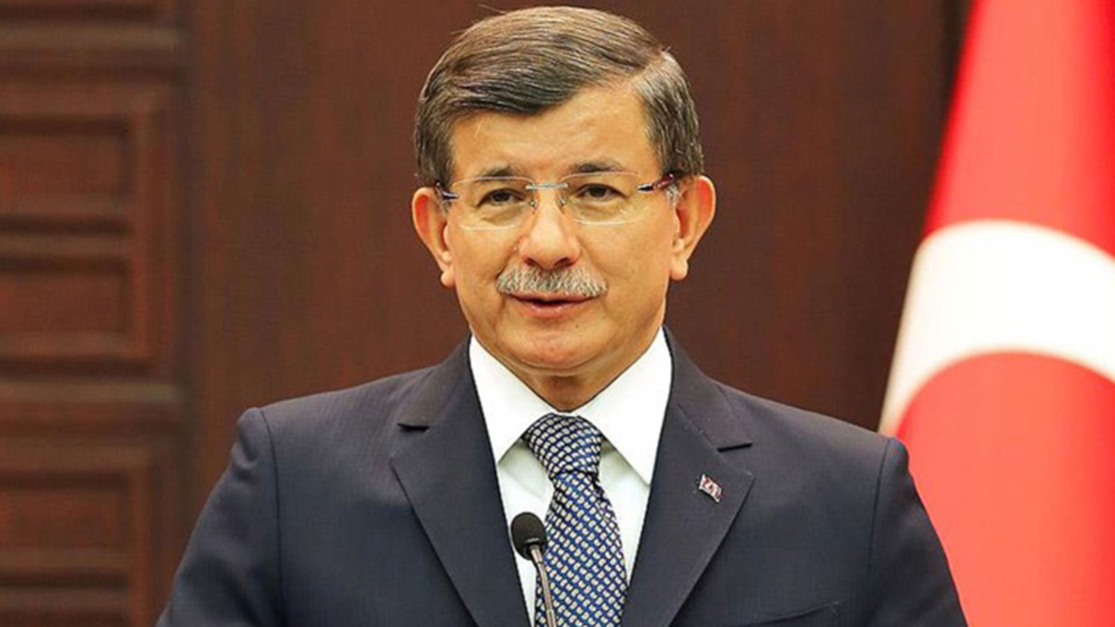 Ahmet Davutoğlu, AKP ve MHP'ye göz kırptı