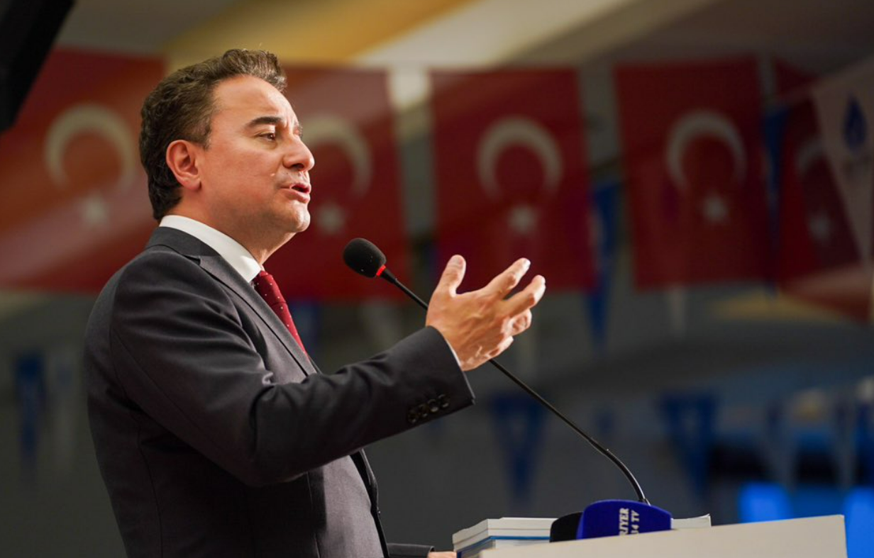 Ali Babacan, CHP'den umudu kesti, AKP'ye kapıyı kapattı