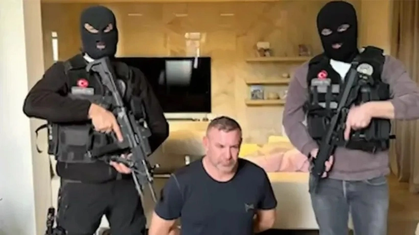 Interpol kırmızı bülteniyle aranıyordu! "Kafes-25" operasyonuyla İstanbul'da yakalandı