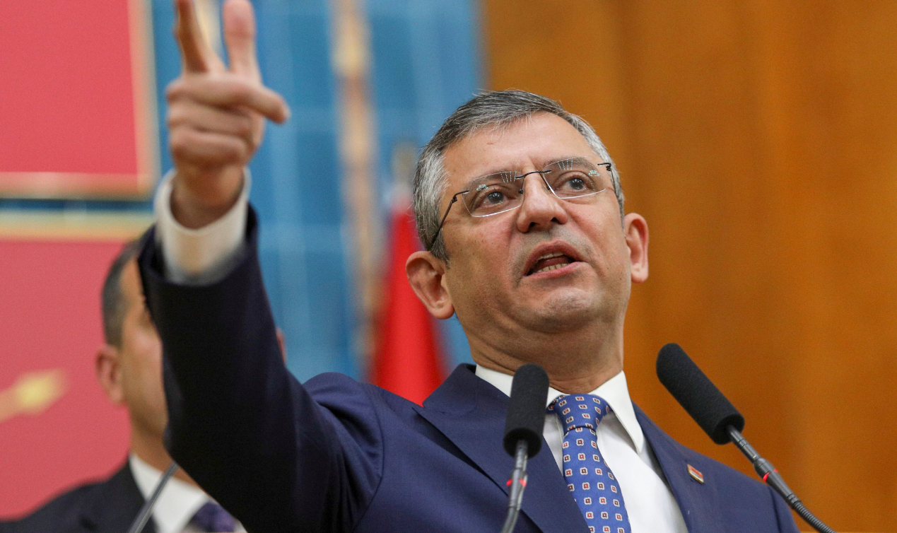 Özgür Özel'den Suudi Arabistan'daki Fenerbahçe - Galatasaray 'Süper Kupa' maçı tepkisi: "Bu soytarılığa son verin"
