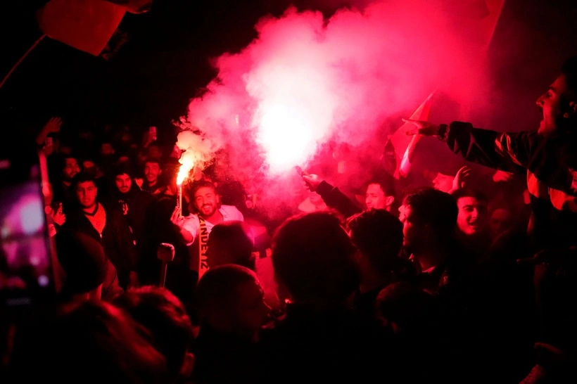 Galatasaray ve Fenerbahçe'ye İstanbul'da tarihi karşılama