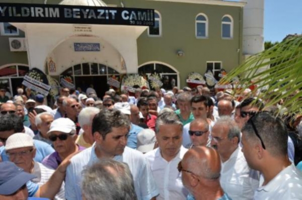 Aykut Erdoğdu'nun annesi toprağa verildi