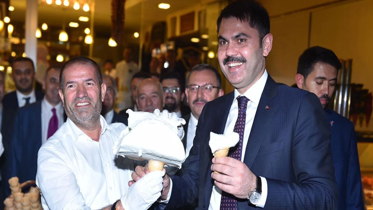 AKP'nin İBB adayı Murat Kurum’un Maraş'ta Yıkılan Ezgi Apartmanı'nın sahibiyle fotoğrafı ortaya çıktı