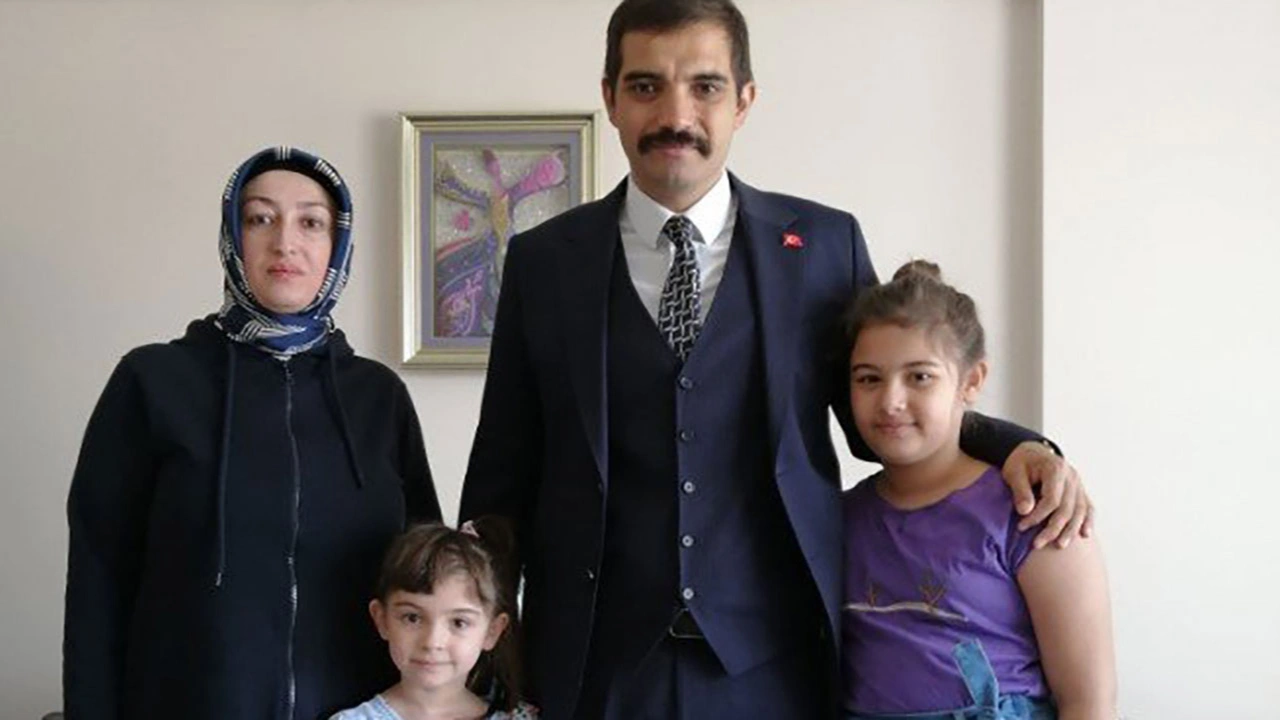 Sinan Ateş'in eşi Ayşe Ateş, dosyaya bakan savcının izne çıkmasına tepki gösterdi: "'Anne seni de öldürmeyecekler değil mi?' diye soran bir evladınız oldu mu?"