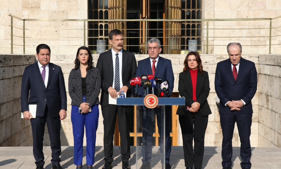 Muhalefet TBMM'nin toplanmamasını protesto ediyor