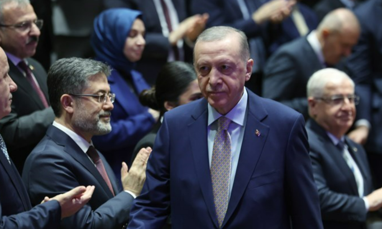 Erdoğan'ın sosyal medya ekibi 'kazayla' MİT personellerini ifşa etti! Jet hızıyla sildiler...