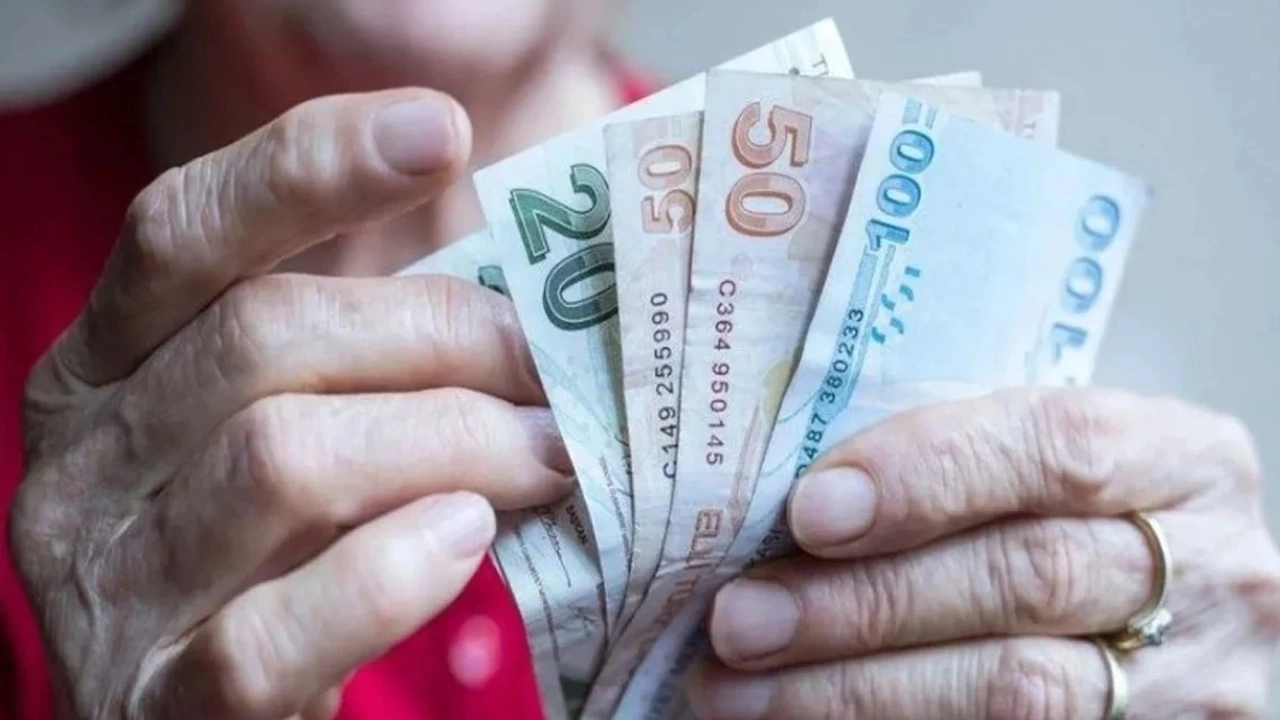 Emekli aylıklarında neler oluyor?