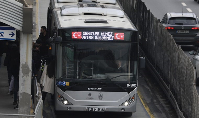 İBB'nin toplu taşıma araçlarında dikkat çeken yazı