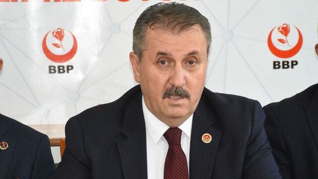 Mustafa Destici 25 siyasi partiyi 'terörist' ilan etti! Kendi sorduğu soru ve yaptığı açıklamalar gündem oldu