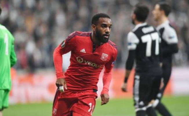 Lacazette rekor bedelle Arsenal'de