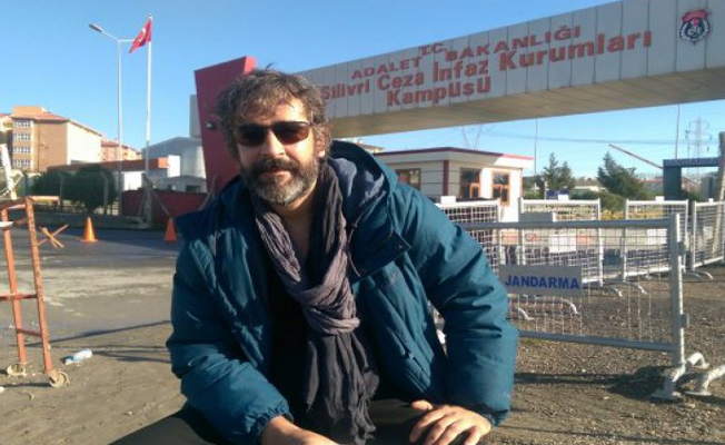 AİHM, gazeteci Deniz Yücel için Türkiye'den savunma istedi