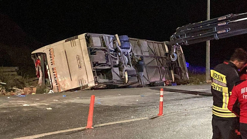 Mersin'de yolcu otobüsü devrildi: 9 kişi hayatını kaybetti, 30 kişi yaralandı