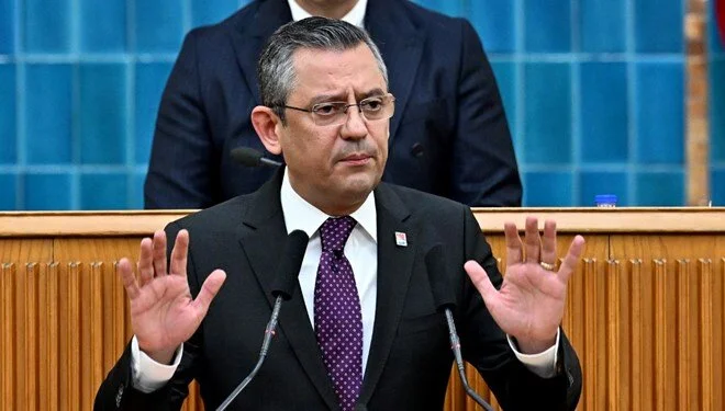 Özgür Özel'den İYİ Parti'ye çağrı: "AK Parti'den ayrışarak kendi bildirgenizi imzalayın"