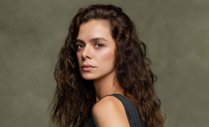 Özge Özpirinçci makyajsız haliyle takipçilerinden tavsiye istedi