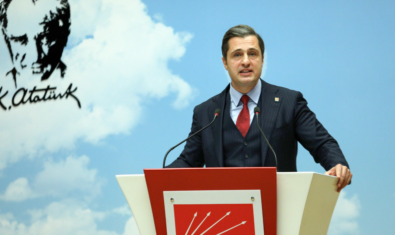 CHP Sözcüsü Deniz Yücel: "'Faiz sebep, enflasyon sonuç' gibi cin fikirleri olan Erdoğan, ülkeyi batırdı"