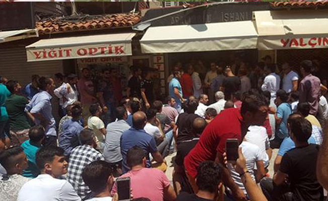 Esnaflar kepenk kapatıp yürüdü, Avukatlar AVM'ye sığındı