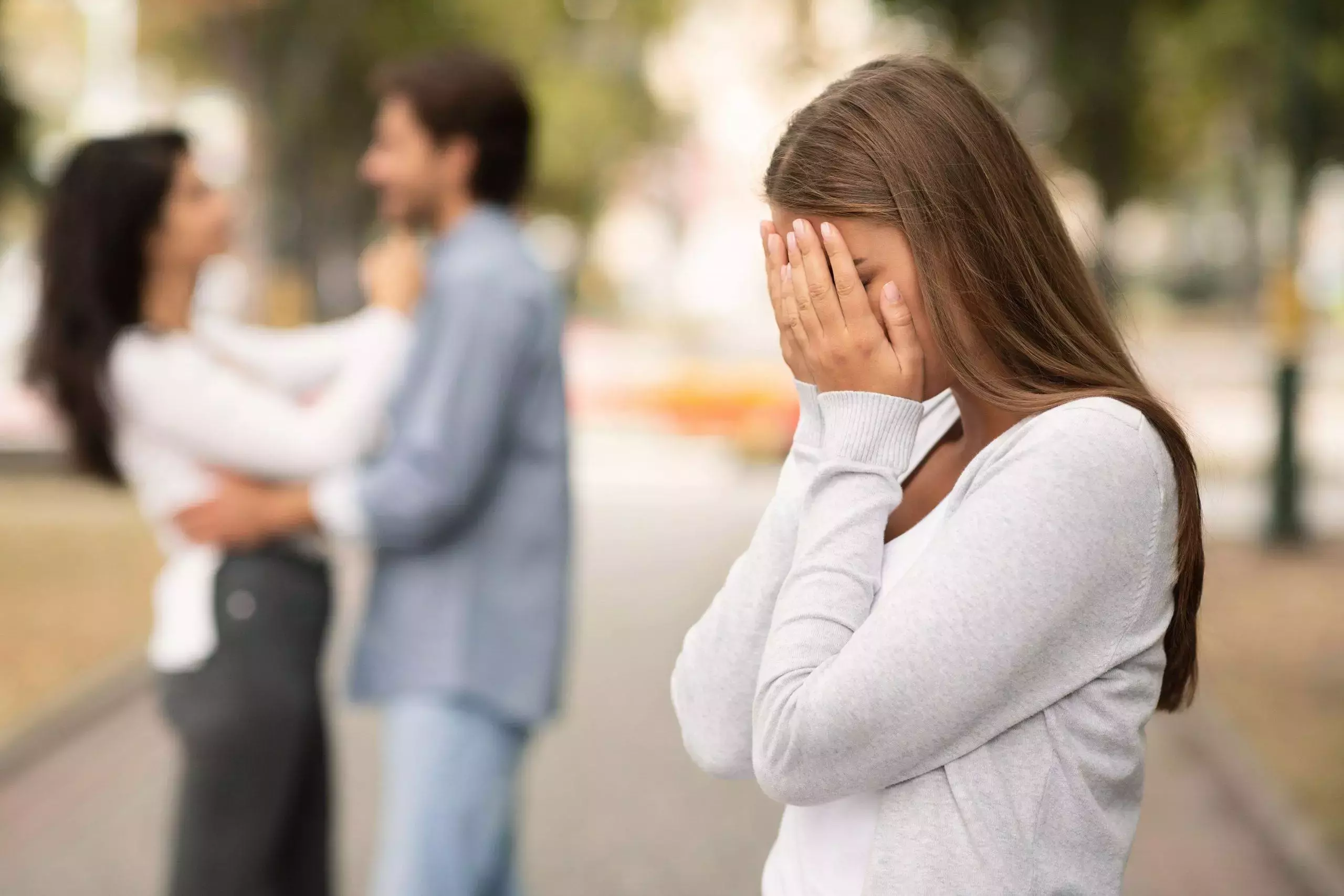 Bu burçlar ayrıldıktan sonra bile eski sevgililerini aklından çıkaramıyor! Dönme olasılıkları yüksek