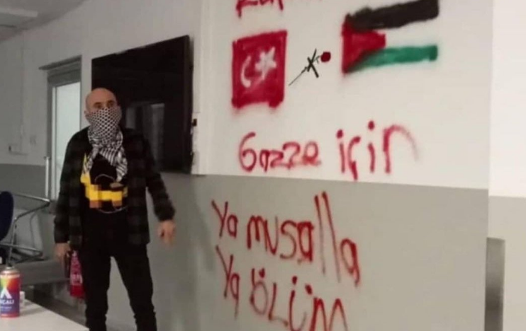 Fabrikada işçileri rehin alan kişinin kimliği tespit edildi! Canlı yayın açtı