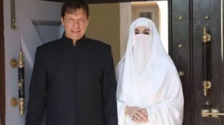 Eski Pakistan Başbakanı ve eşine 'imam nikahı' için hapis cezası