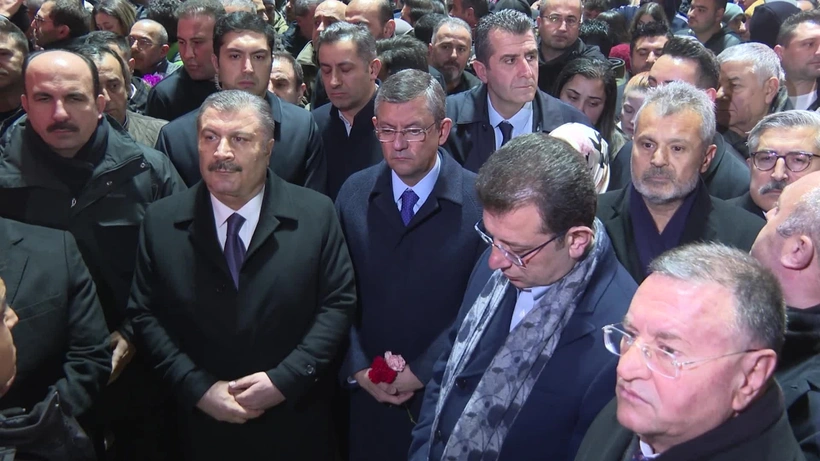 Özgür Özel Hatay'da 6 Şubat depremlerinin yıl dönümü etkinliğine katıldı