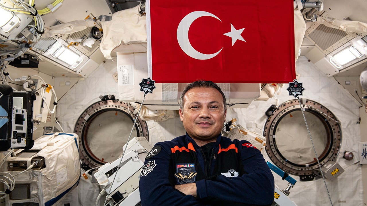 Alper Gezeravcı'nın Dünya'ya dönüşü ertelendi