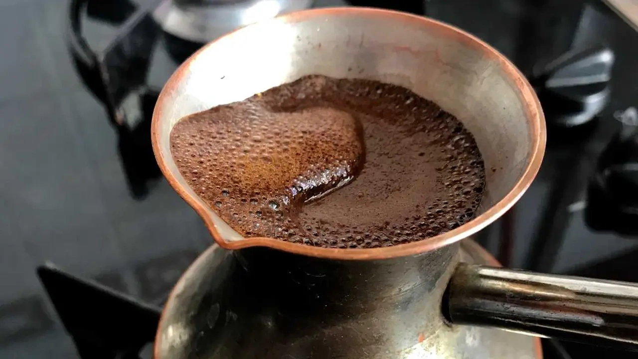 Kahve içerek zayıflayabilirsiniz! Sabahları fincana bir kaşık bundan ekleyin...