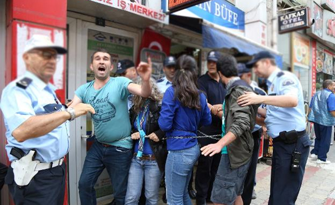 Cerattepe'ye adalet için kendilerini zincirlediler