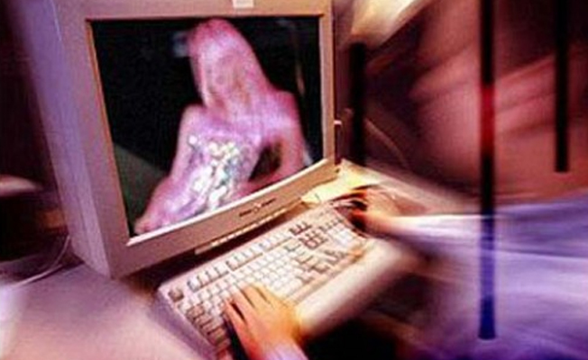 'Eskort' sitesine para kaptırdı, polisi aradı